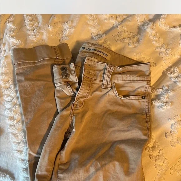 Capris - Picture 3 of 4